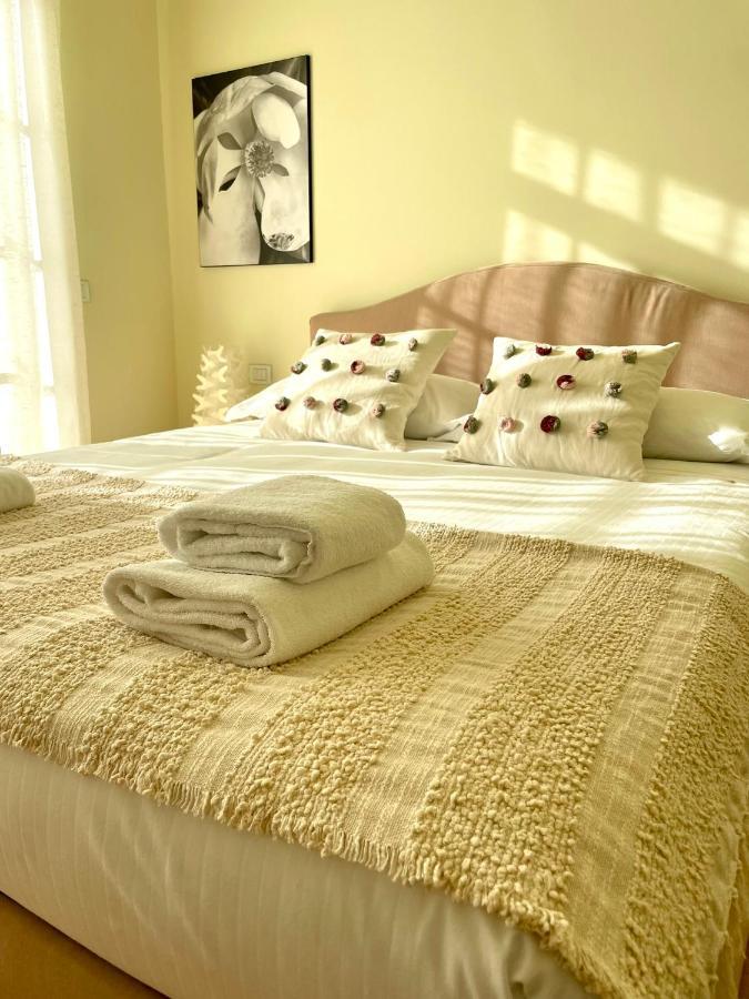 Luxury Four-Room Apartment In Monza Centro - 2 Min Walk To Train Station Exterior photo